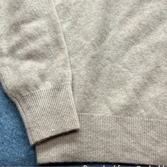 Madewell Cashmere 
Crew Neck Sweater
EUC like new modern cut
Size Small - Picture 3 of 3